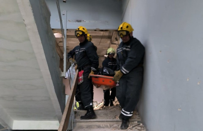 В Киеве на строительстве мужчина погиб под бетонной плитой, что сорвалась