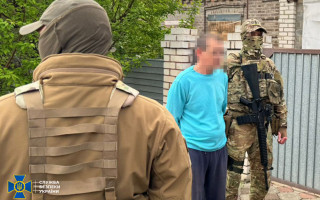 СБУ задержала вражеского информатора, который шпионил за военными аэродромами в Донецкой области