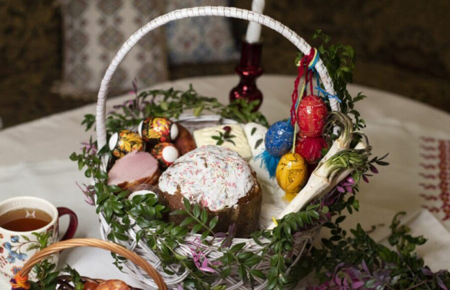 Пасха-2024: какие продукты нужно положить в праздничную корзину