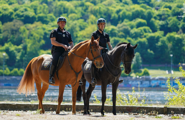 В Киеве возвращается на патрулирование конная полиция, фото