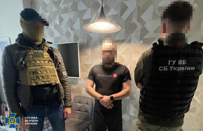 Киевлянин выдавал себя за офицера СБУ и выманивал у родных украинских пленных деньги