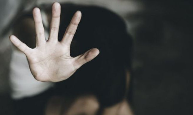 В Черкасской области разоблачили мужчину, который развращал 13-летнюю девочку