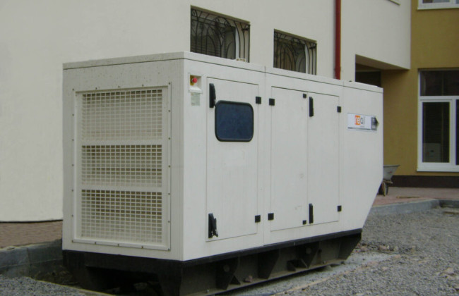 Завладел средствами на покупку генератора для медучреждения: в Тернопольской области подозревают предпринимателя