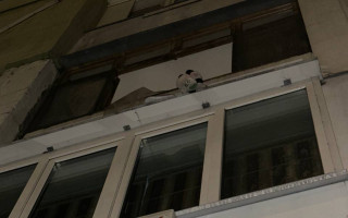 В Киеве возбудили уголовное дело после того, как на Позняках из окна 3 этажа выпал 2-летний ребенок
