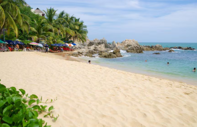 На пляже в Мексике нашли тела трех туристов из Австралии и США: подробности