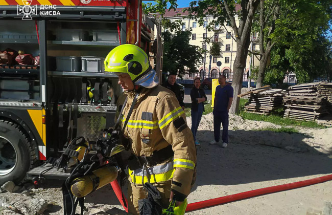 В Киеве произошел пожар на территории родильного дома