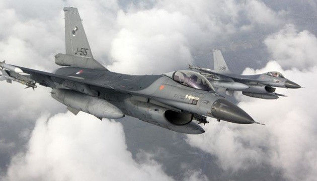 Нідерланди планують передати Україні F-16 цієї осені