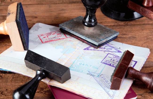 Продавали аграриям поддельные документы на сельхозтехнику: на Буковине будут судить мошенников