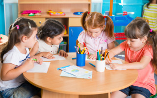 Как устроить ребенка-ВПЛ в садик и школу и какие документы нужны