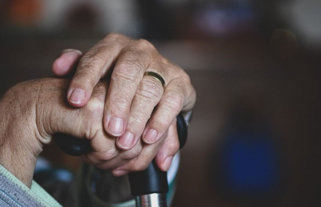 Мобилизированный мужчина хотел оформить опеку над недееспособной бабушкой: что решил суд