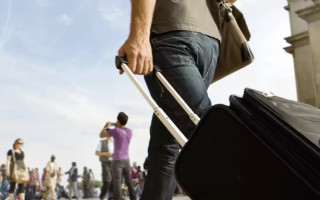 Студенты-мужчины смогут выезжать за границу: условия и документы