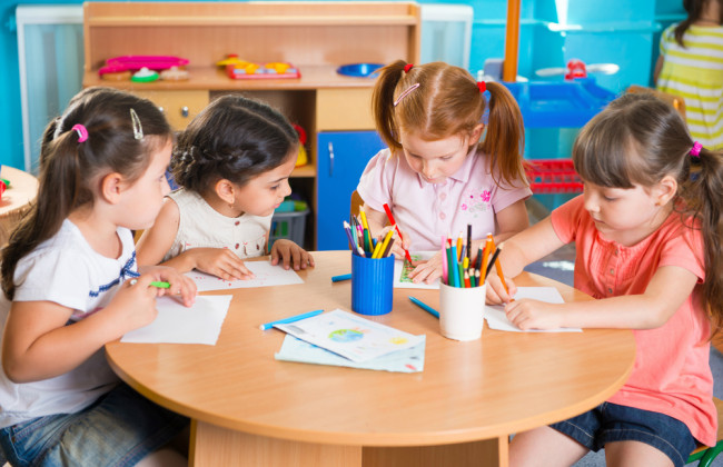 Как устроить ребенка-ВПЛ в садик и школу и какие документы нужны