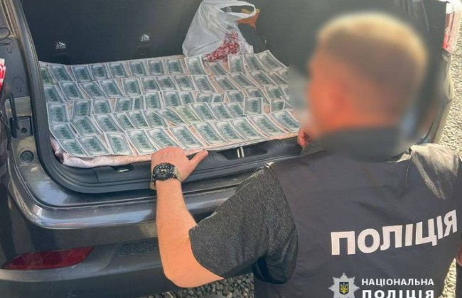 $8000 взятки за выделение земель для ведения бизнеса: в Хмельницкой области разоблачили чиновника