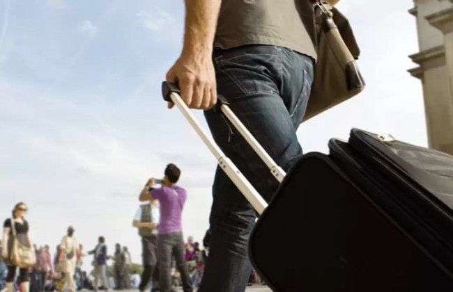 Студенты-мужчины смогут выезжать за границу: условия и документы