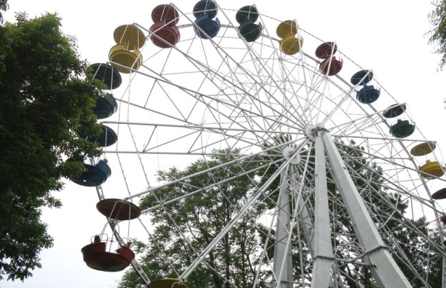 В Кропивницком женщина упала со смотрового колеса и разбилась насмерть