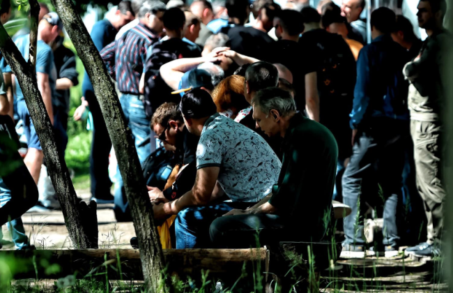 Кто в большинстве своем стоит в очередях в ТЦК: ответил народный депутат