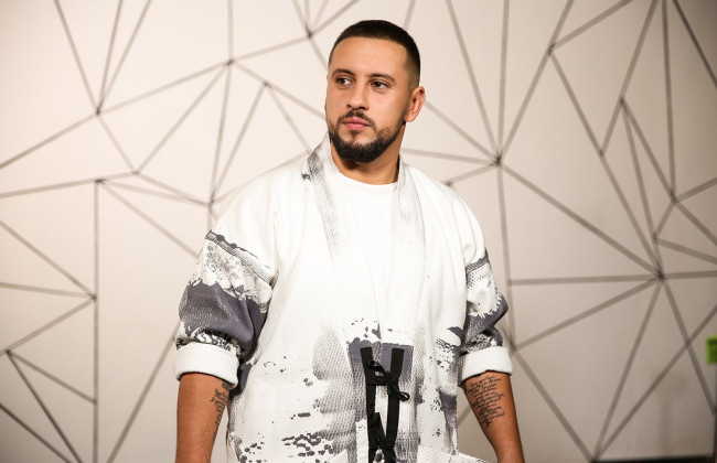 Монатика заметили в центре Киева в окружении ТЦК – что известно