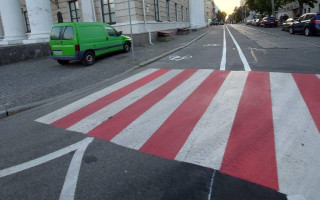На ряде улиц Киева на Подоле появились велосипедные полосы