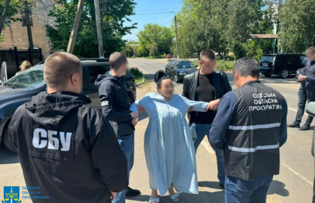 За $1000 обещала повлиять на судью во избежание ответственности за вождение в нетрезвом виде: разоблачен консультант одного из райсудов Одесской области