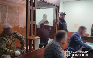 Мужчине, который бросался на полицию и угрожал оружием на Киевщине, избрали меру пресечения