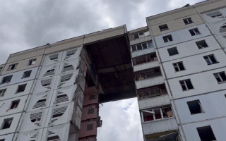 У Бєлгороді після вибуху обвалився під’їзд багатоповерхівки, відео