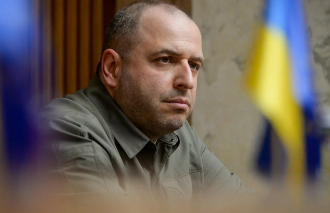 Министр обороны Рустем Умеров рассказал, за что будут выплачивать дополнительное вознаграждение военным