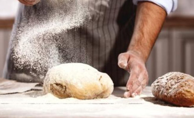 В Киеве на гепатит А заболел пекарь в заведении торговли: могли ли инфицироваться посетители