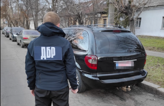 Перед судом предстанет военнослужащий, разоблаченный на продаже автомобилей, переданных ВСУ благотворительным фондом