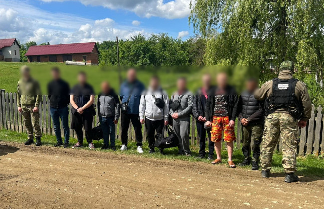 На границе задержали забитую пассажирами в три яруса легковушку, которая двигалась в Румынию