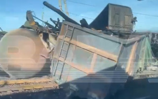 У росії безпілотник влучив у вантажний потяг з дизпаливом: відео
