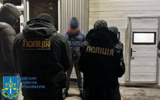 В Одесі держвиконавець за $35 000 обіцяв працевлаштувати особу до прокуратури