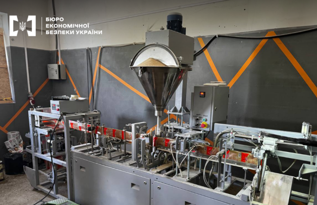 На Буковине разоблачили производство, где готовили специи в бетоносмесителе