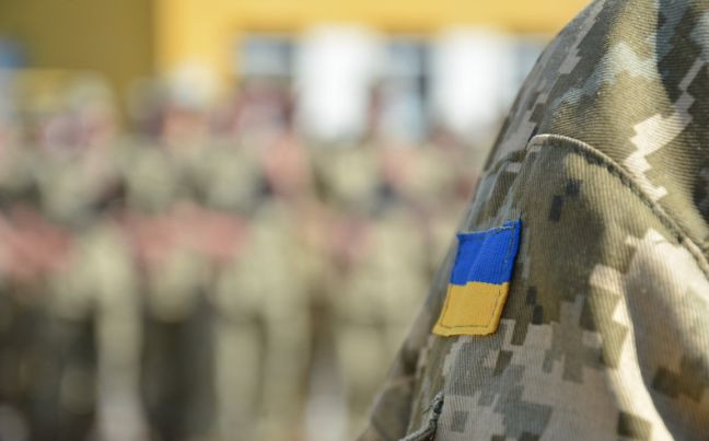 Военнослужащий хотел уволиться со службы в связи с наличием жены, имеющей инвалидность ІІІ группы и получил отказ – что решил Верховный Суд