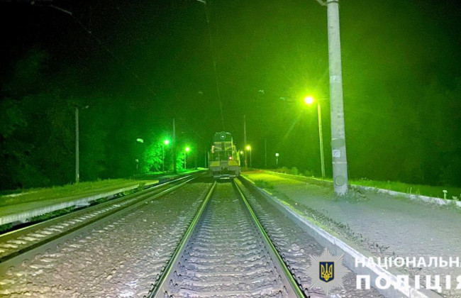 На Киевщине под колеса локомотива попала женщина