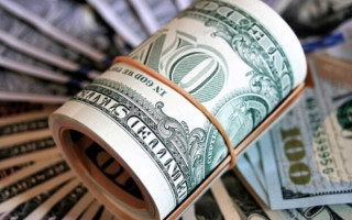 Долар падає: який курс валюти в Україні