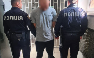 На Закарпатті під час перевірки документів керманич відкрив вогонь у бік правоохоронців