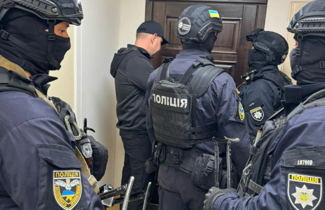 На Киевщине дельцы продавали уклонистам «консульские» удостоверения