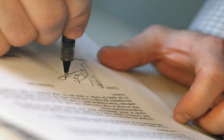 Договір дарування чи заповіт: у чому різниця