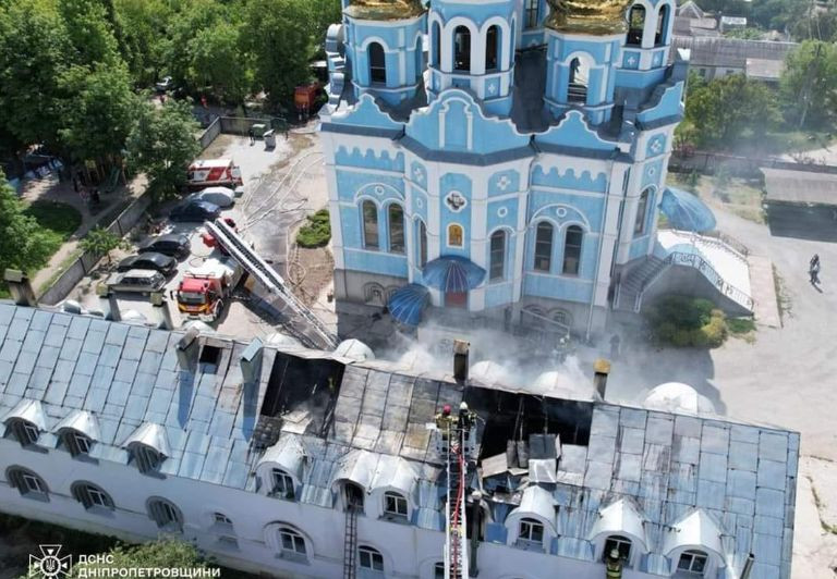 В Днепре на территории храма произошел смертельный пожар, фото