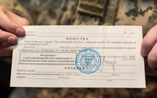 На Черкащині нового керівника ТЦК запросили на сесію міськради для знайомства з депутатами, а він вручив їм повістки