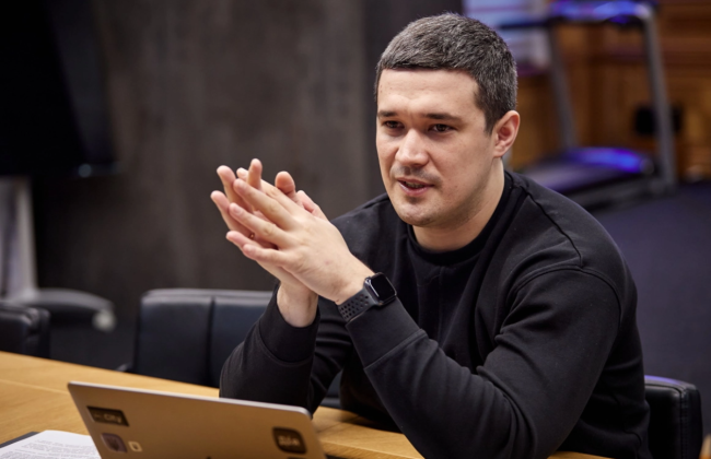 Михайло Федоров пояснив підстави для бронювання працівників Glovo і Favbet Tech: «Не курʼєри чи ігорка, це — спеціалісти топрівня»