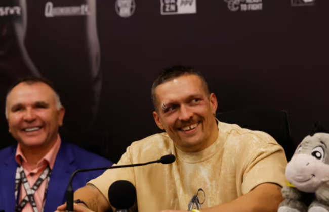 Наклали чотири шви: стало відомо про стан здоров'я Олександр Усика після перемоги над Тайсоном Ф'юрі