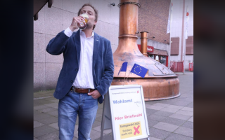 В одному з міст Німеччини люди отримають безкоштовне пиво за голос на виборах