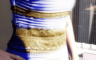 Чоловіка, теща якого одягла на його весілля чорно-синю сукню, яка стала вірусною в мережі, звинувачують у спробі вбивства дружини