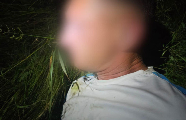 На Киевщине мужчина напал с ножом на правоохранителя, за что получил выстрел в ногу