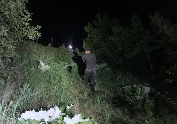 У Луцьку бійці ДСНС врятували хлопця, який заблукав у заростях над обривистим берегом