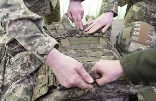 Раді пропонують зрівняти жінок і чоловіків, які мають дітей до 18 років, у праві на звільнення з військової служби під час війни