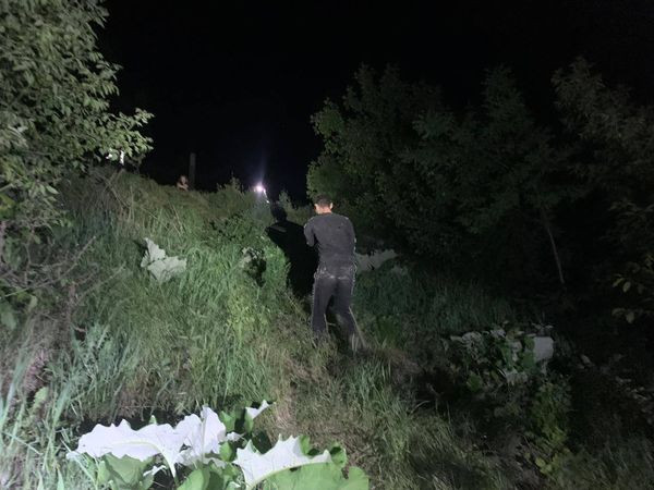 В Луцке бойцы ГСЧС спасли парня, заблудившегося в зарослях над обрывистым берегом