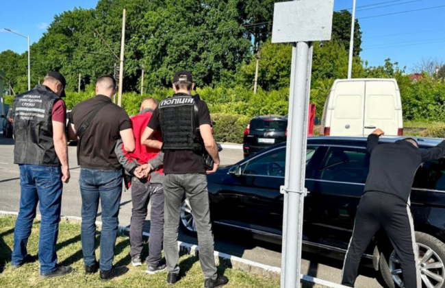 3500 долларов за «услугу» выезда из страны: на Волыни задержали мужчину, который организовывал переправку уклонистов через границу