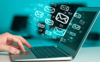 Особа не зареєстрована у Електронному суді: чи є належним врученням судового рішення його направлення на особистий email — позиція ВП ВС